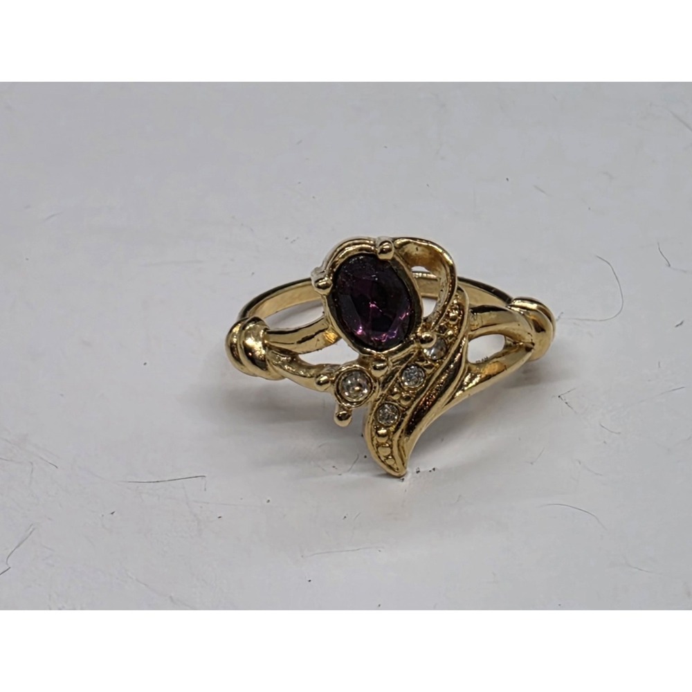 VINTAGE ESTATE AVON FAUX AMETHYST RHINESTONE GOLD TONE COLLECTION RING SIZE 7 - Picture 7 of 9